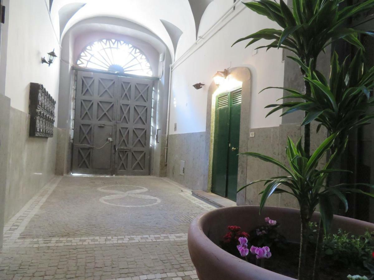 Donnare Casavacanza - Historic Center Of Naples Nápoles Exterior foto